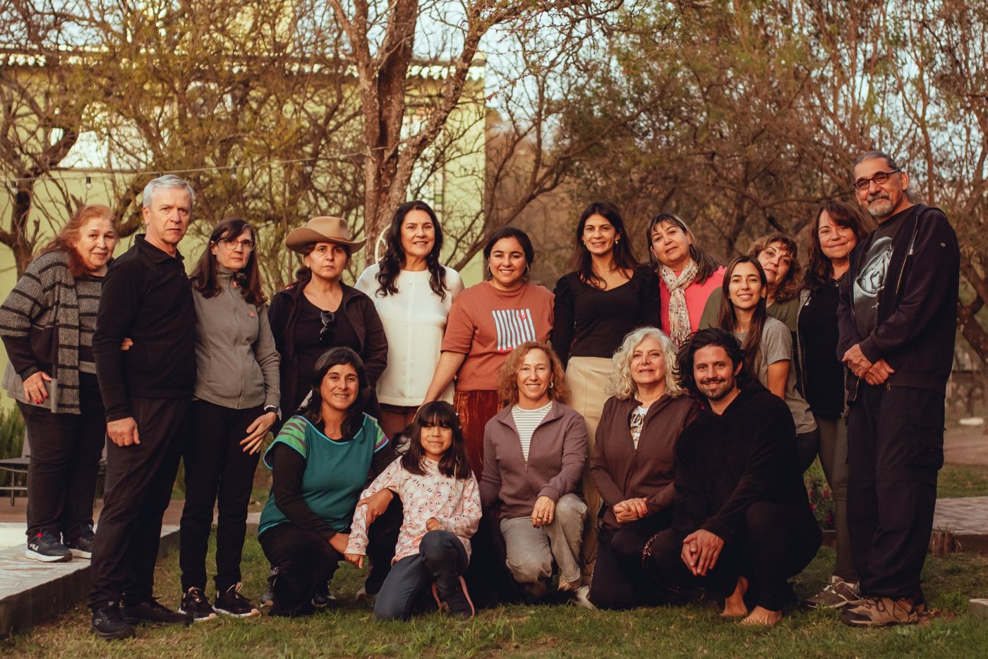 Grupo de participantes de un encuentro en Finca La Luisa